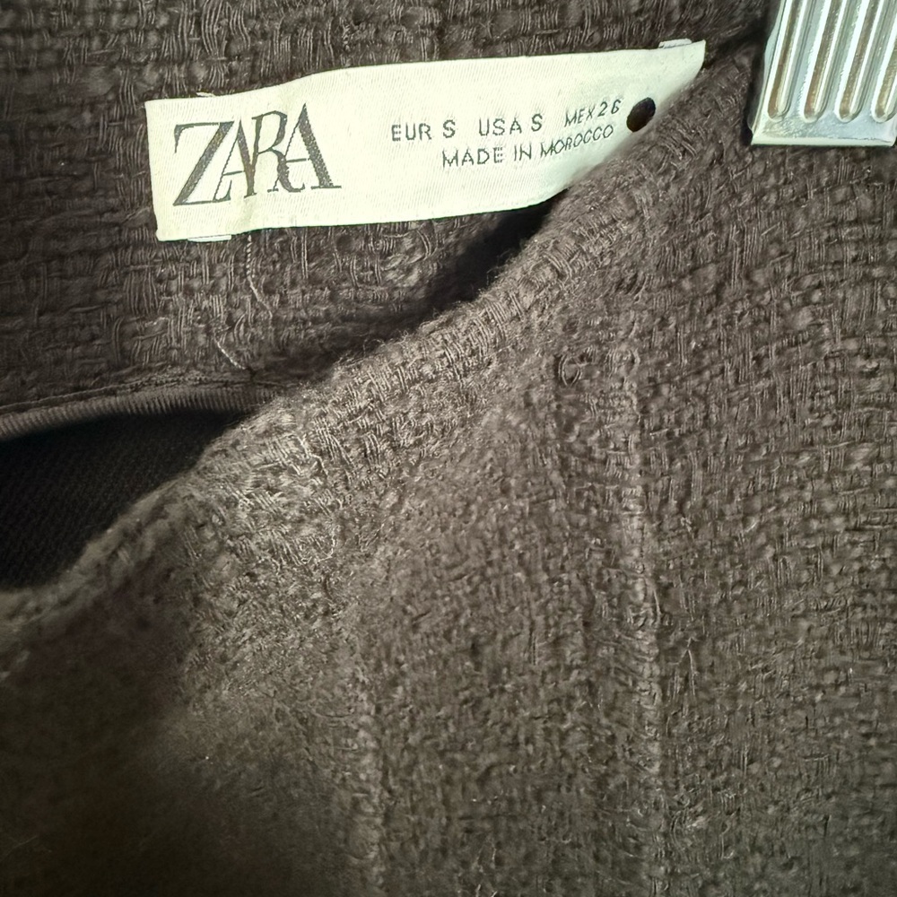 Zara black textured high-waisted midi pencil skirt with unique gold buttons. S - Picture 7 of 10